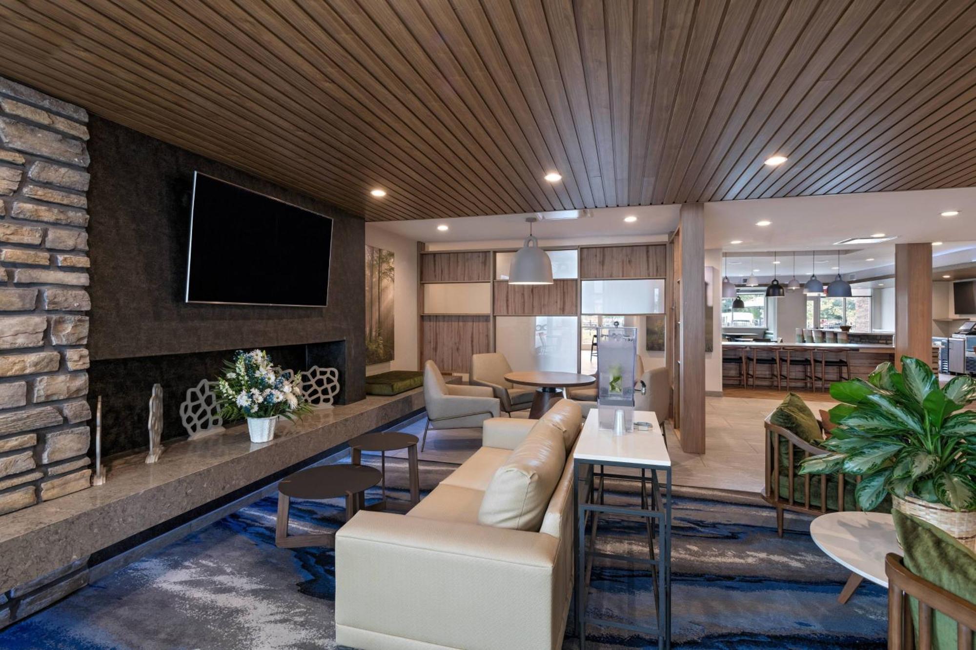 Fairfield & By Marriott Houston Missouri 3*